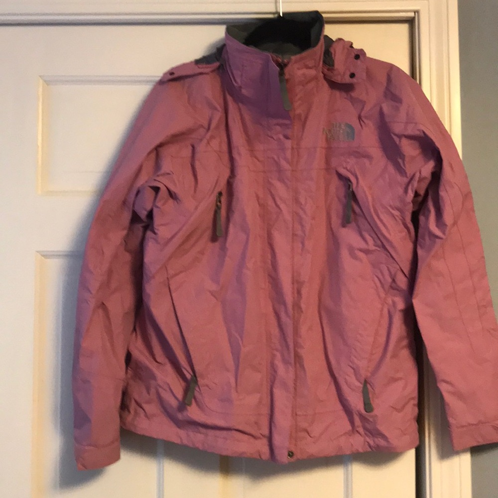 The North Face Women’s Rain Jacket 🚨12 HRS LEFT🚨